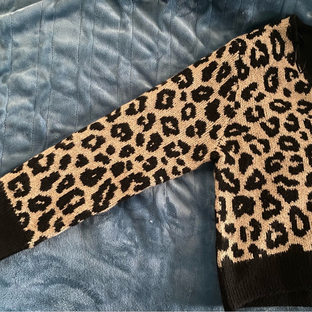 H&M Black and Beige Leopard Print Cardigan - Picture 4 of 5